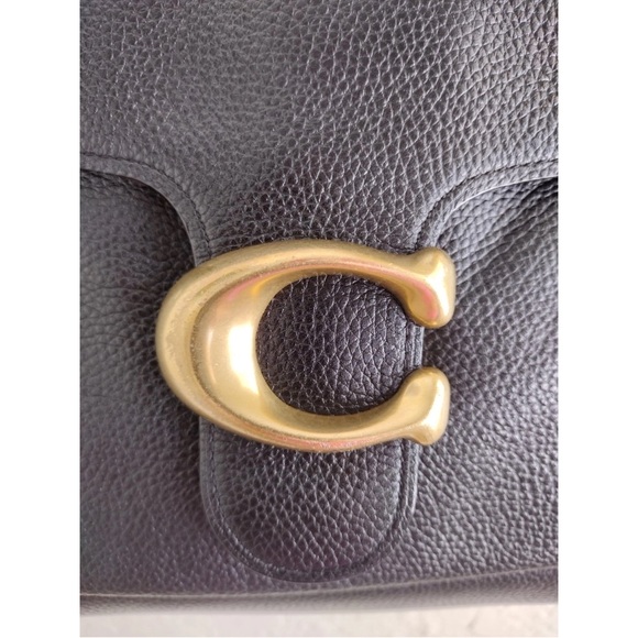 Coach Black Leather Shoulder Bag with Gold 'C' Front Accent - Picture 4 of 10